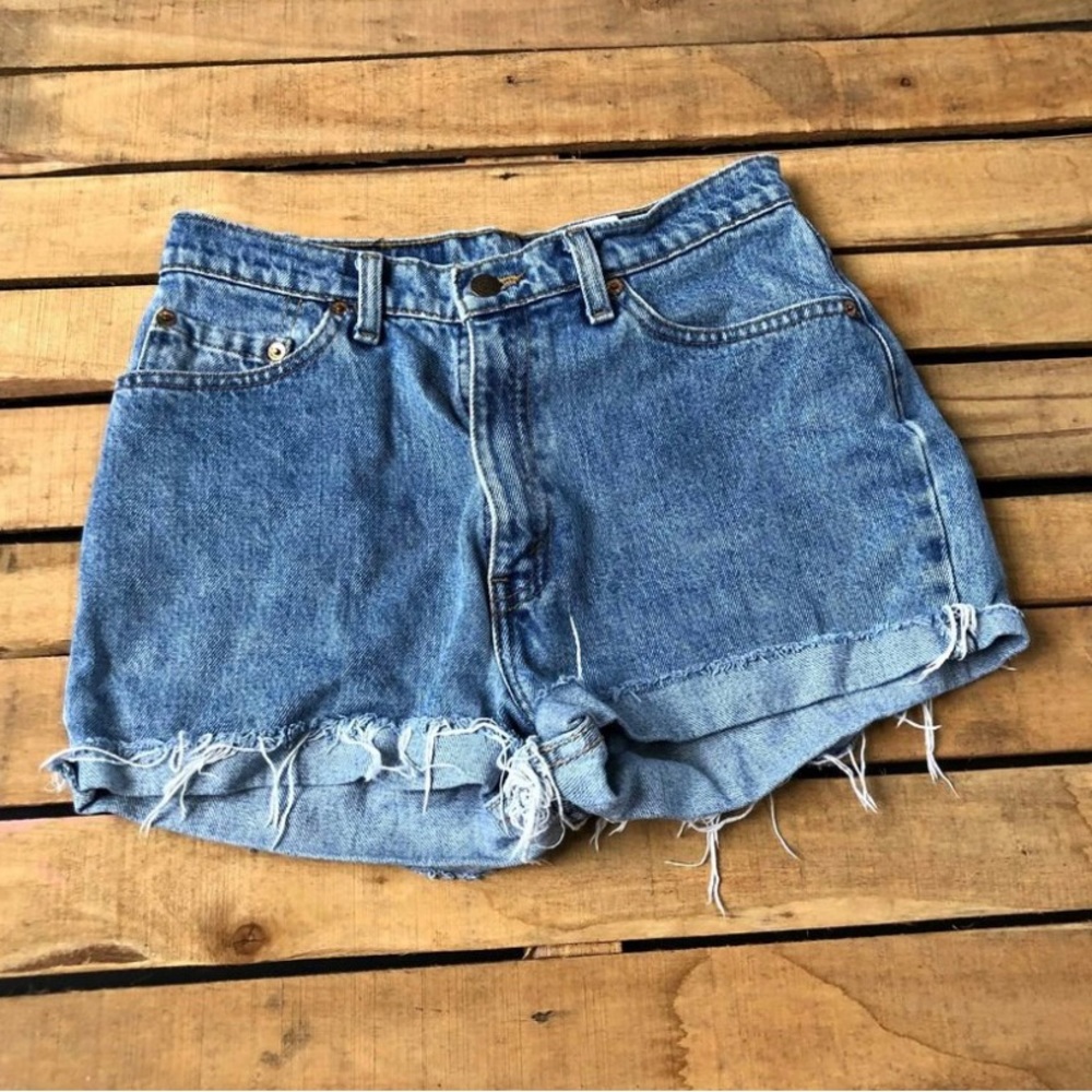 Vintage 90’s Levi’s Women’s Cut-off Denim Jean Shorts